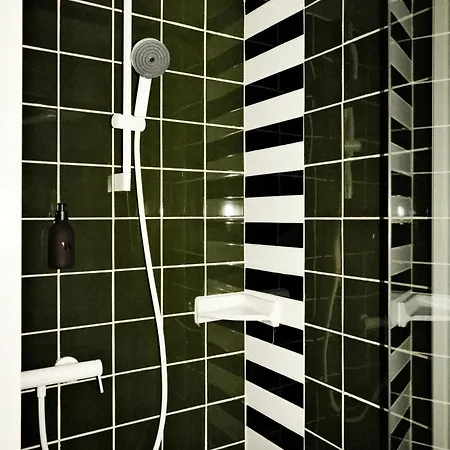 Chez Georges - Contemporaine Лилль